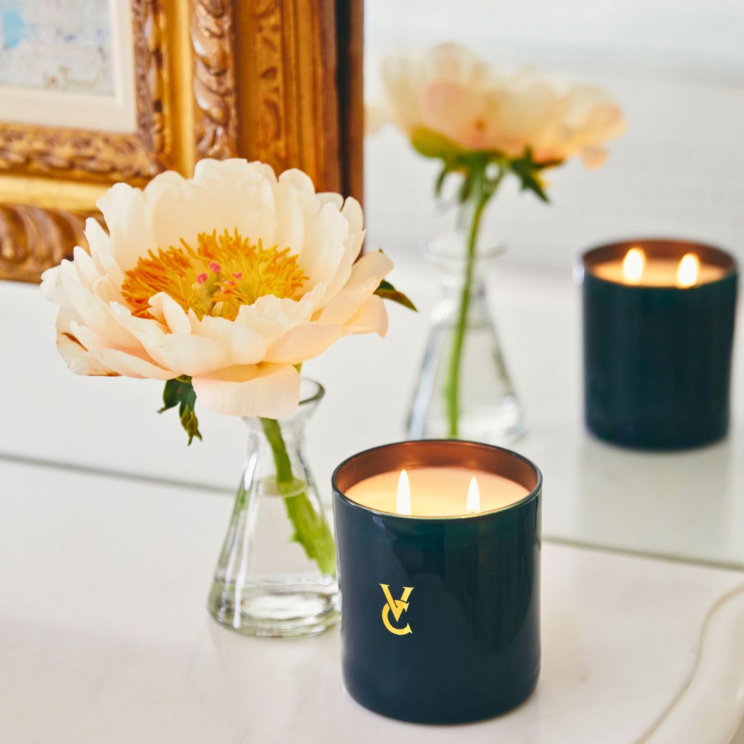 The best scented candle for romantic atmosphere for date night at home - sensual and heady luxury scents of fresh white tuberose, soothing jasmine and uplifting orange flower combined with velvety peach blossom and warming musk. 